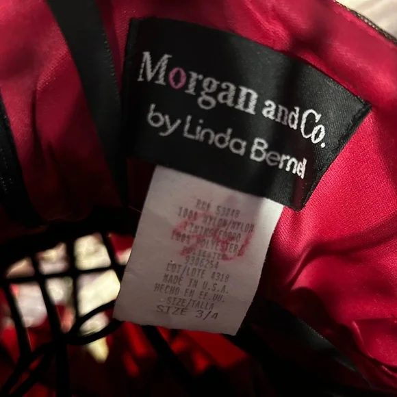 Elegant Red Halter Dress - Picture 6 of 6